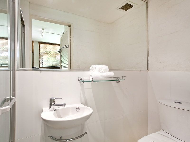 2, 30 Alderly Terrace, Little Cove QLD 4567