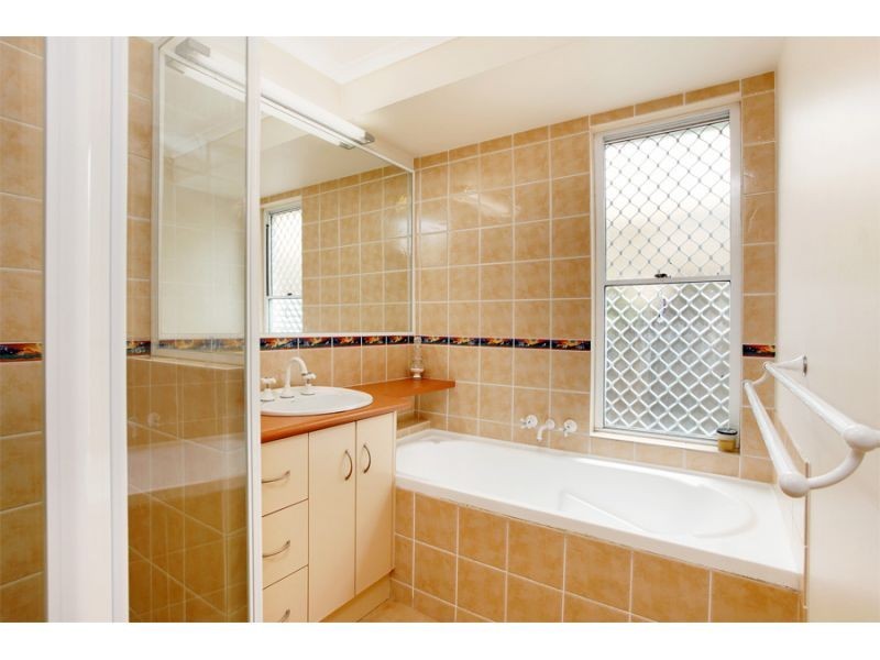 20 Dayspring Street, Sunrise Beach QLD 4567