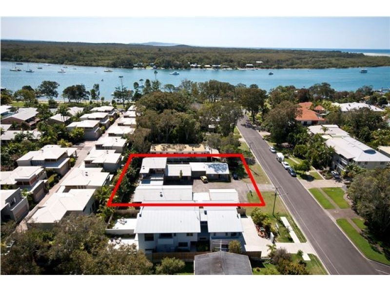 11 Robert Street, Noosaville QLD 4566