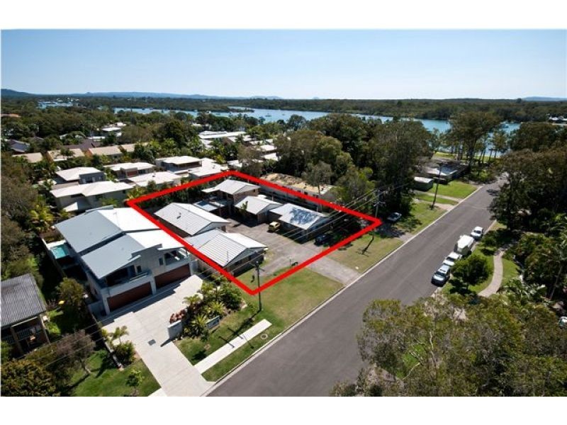 11 Robert Street, Noosaville QLD 4566
