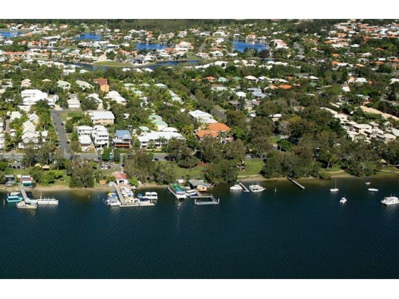 11 Robert Street, Noosaville QLD 4566