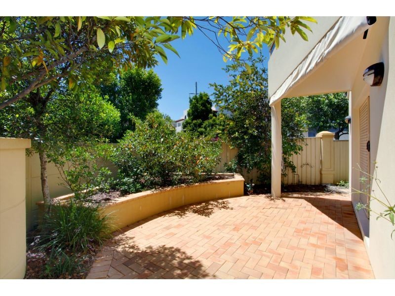 1, 13 Bluefin Court, Noosa Waters QLD 4566