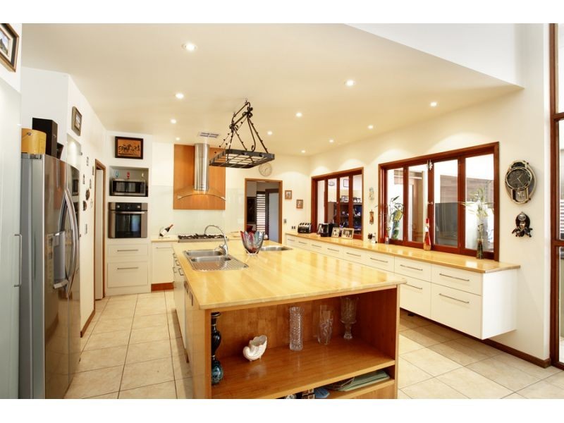 8 Habitat Place, Noosa Heads QLD 4567