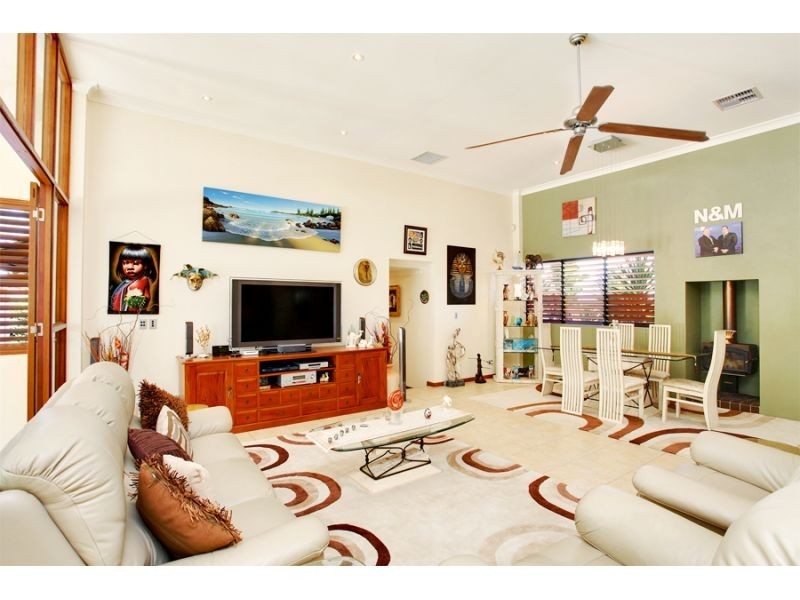 8 Habitat Place, Noosa Heads QLD 4567