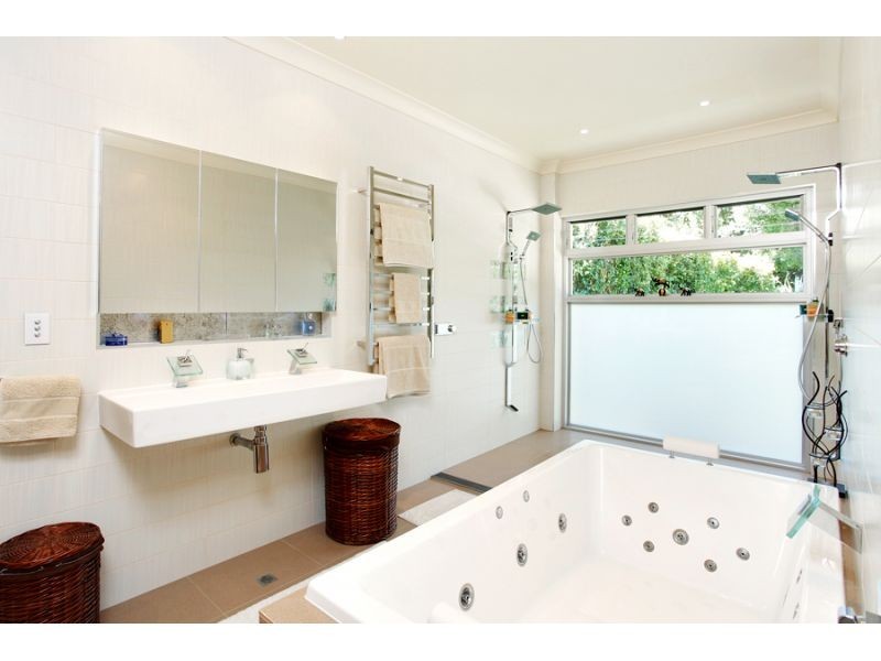 8 Habitat Place, Noosa Heads QLD 4567