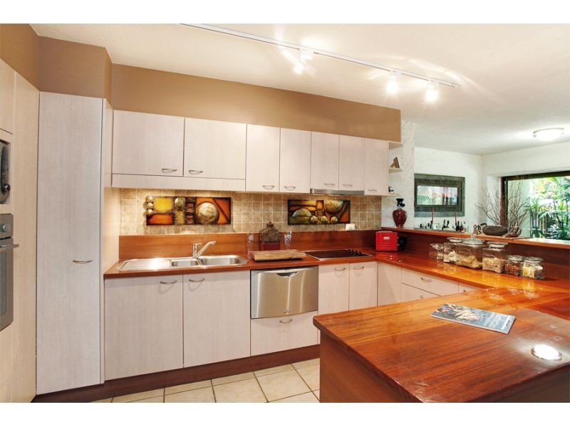 6, 28 Viewland Drive, Noosa Heads QLD 4567