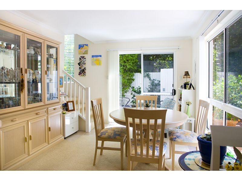 2, 5 Stillwater Place, Noosaville QLD 4566