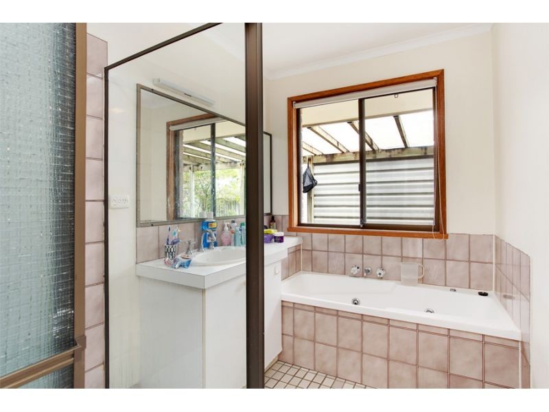 11 Pine Avenue, Tewantin QLD 4565