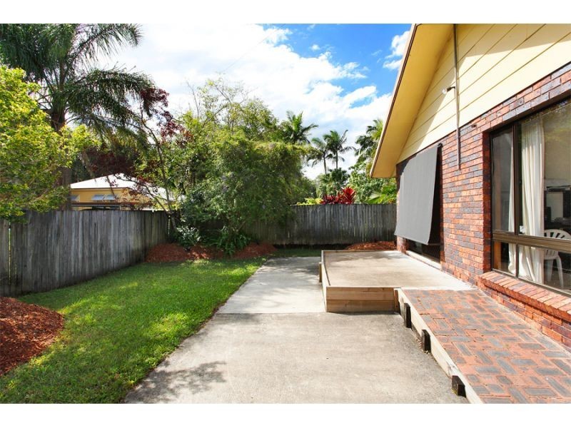 11 Pine Avenue, Tewantin QLD 4565