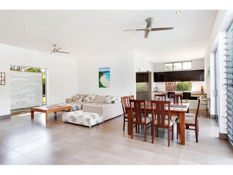 2 Brolga Lane, Noosa Heads QLD 4567
