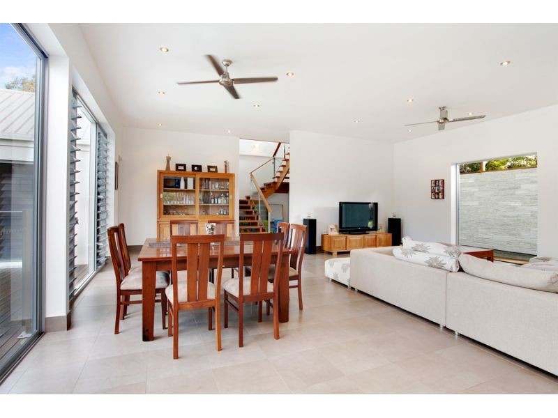 2 Brolga Lane, Noosa Heads QLD 4567
