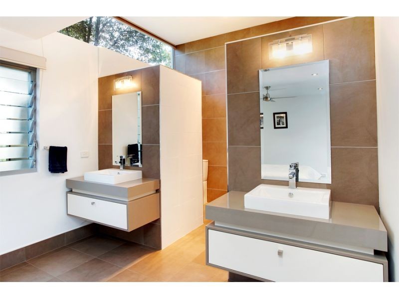 2 Brolga Lane, Noosa Heads QLD 4567