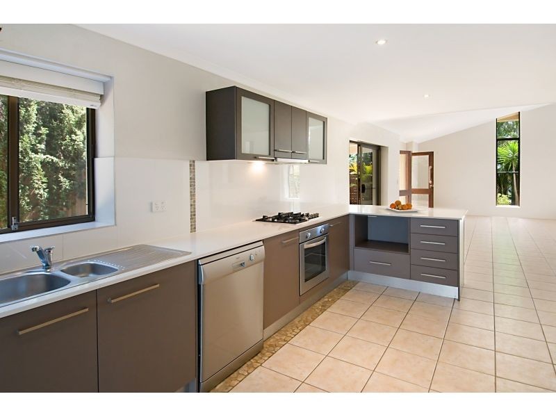 15 Dayspring Street, Sunrise Beach QLD 4567