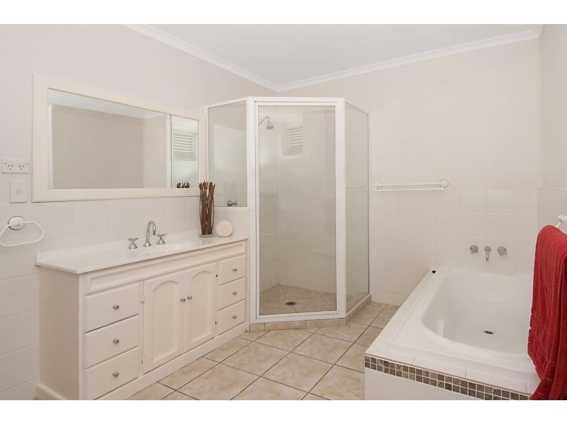 15 Dayspring Street, Sunrise Beach QLD 4567