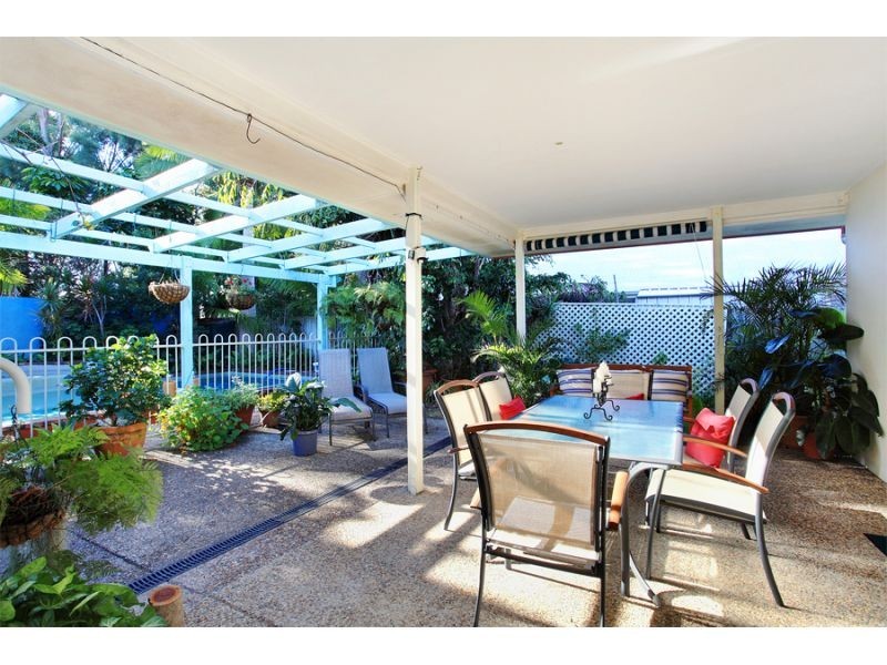 16 Seacove Court, Noosa Waters QLD 4566