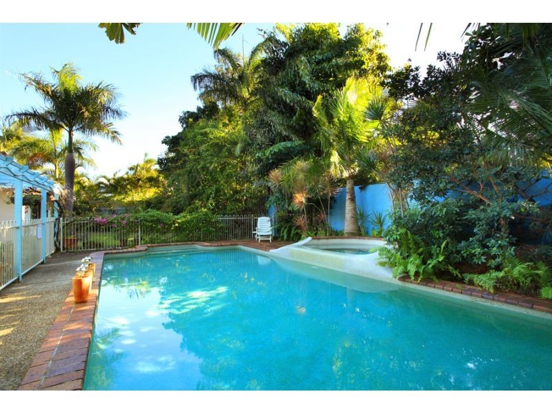 16 Seacove Court, Noosa Waters QLD 4566
