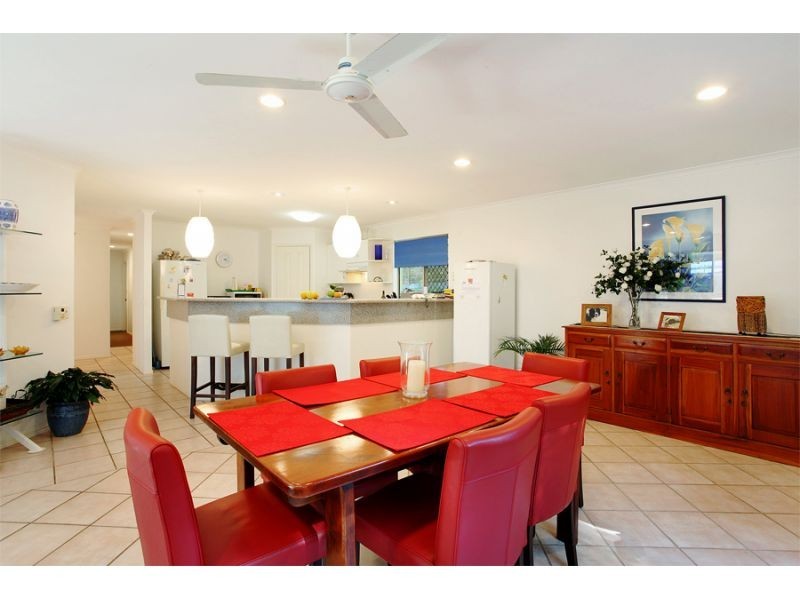 16 Seacove Court, Noosa Waters QLD 4566