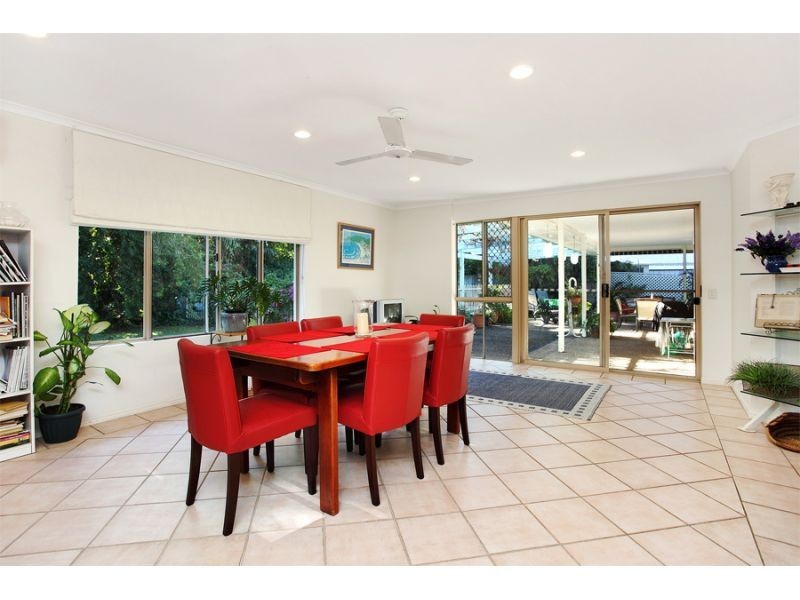 16 Seacove Court, Noosa Waters QLD 4566