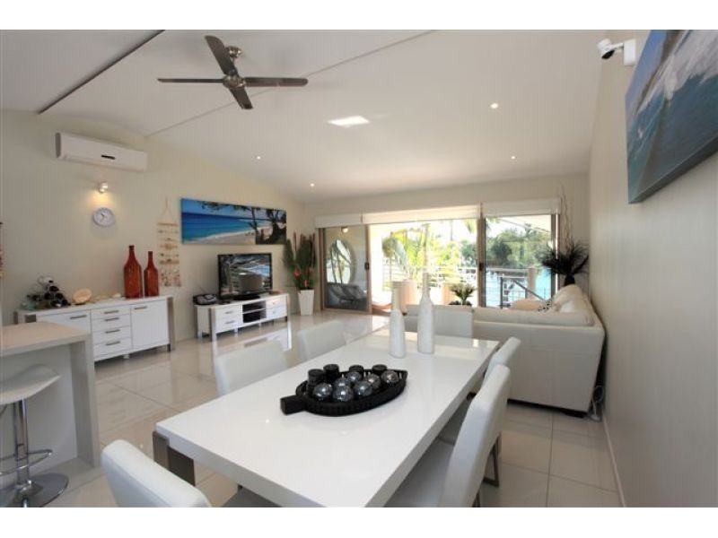 1, 106 Noosa Parade, Noosa Heads QLD 4567