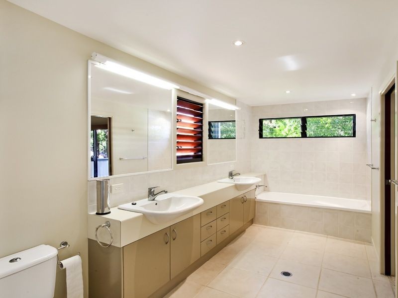 7 Kareela Avenue, Little Cove QLD 4567