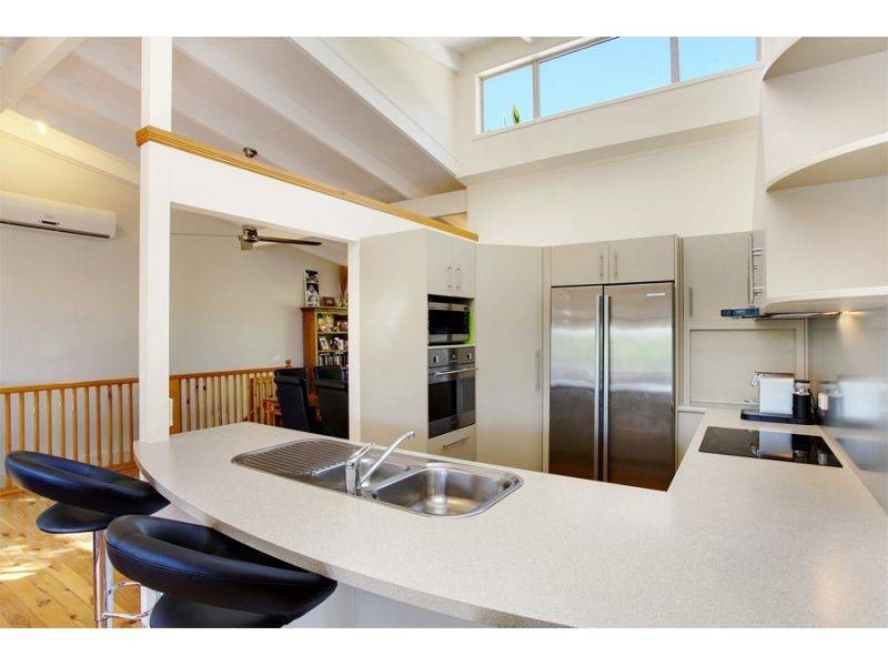 4 Southern Cross Parade, Sunrise Beach QLD 4567