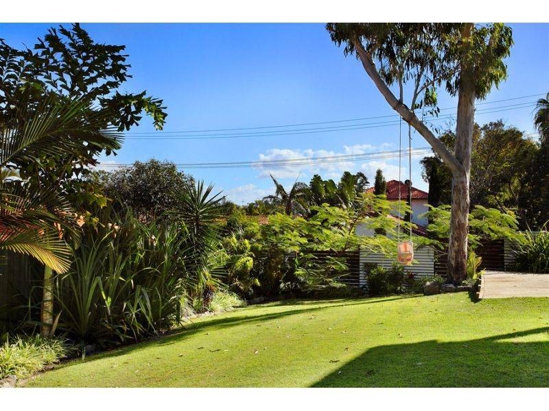 4 Southern Cross Parade, Sunrise Beach QLD 4567