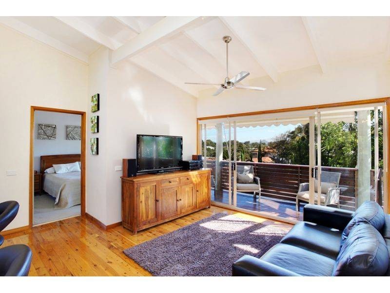 4 Southern Cross Parade, Sunrise Beach QLD 4567