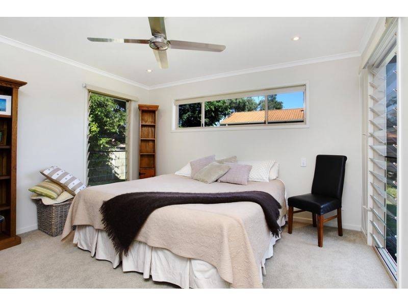 4 Southern Cross Parade, Sunrise Beach QLD 4567