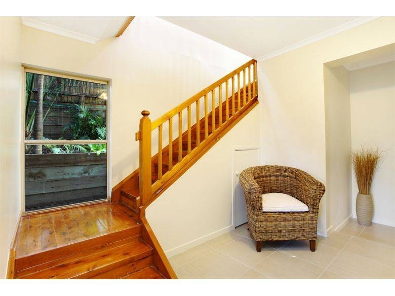 4 Southern Cross Parade, Sunrise Beach QLD 4567