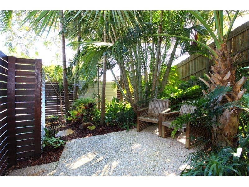 4 Southern Cross Parade, Sunrise Beach QLD 4567