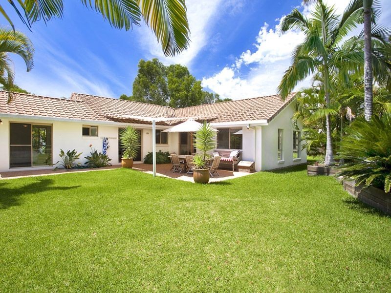 24 Seacove Court, Noosa Waters QLD 4566