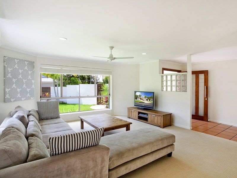 24 Seacove Court, Noosa Waters QLD 4566