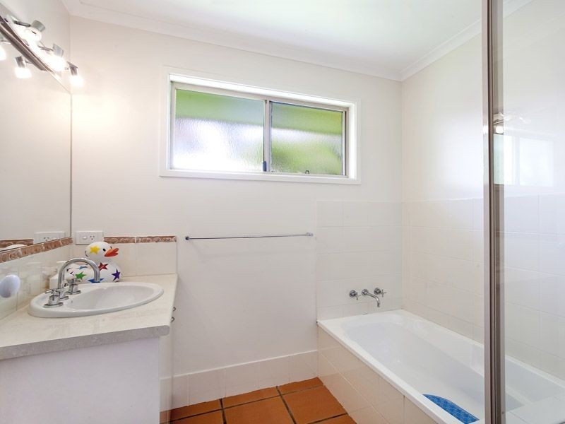 24 Seacove Court, Noosa Waters QLD 4566