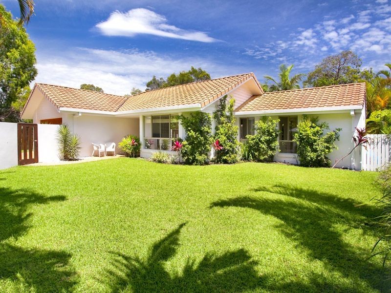 24 Seacove Court, Noosa Waters QLD 4566