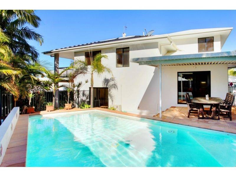 12 Treasure Cove, Noosa Waters QLD 4566