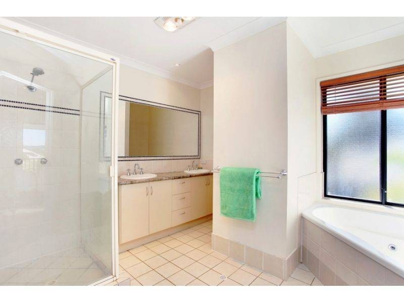 12 Treasure Cove, Noosa Waters QLD 4566