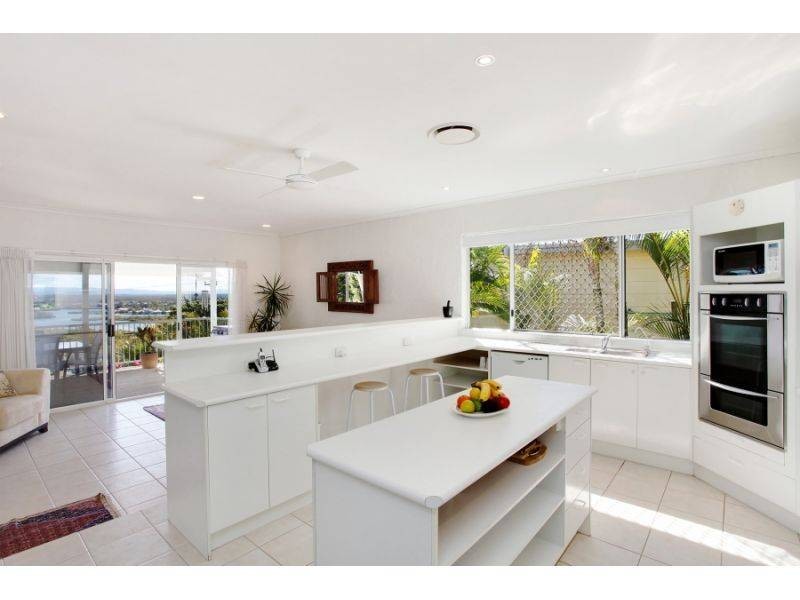 22 Arkana Drive, Noosa Heads QLD 4567