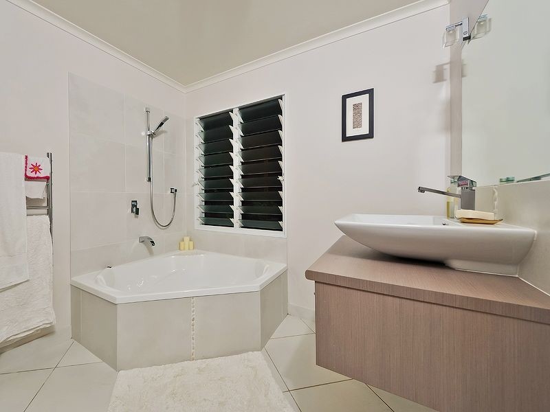 49 Allambi Terrace, Noosa Heads QLD 4567