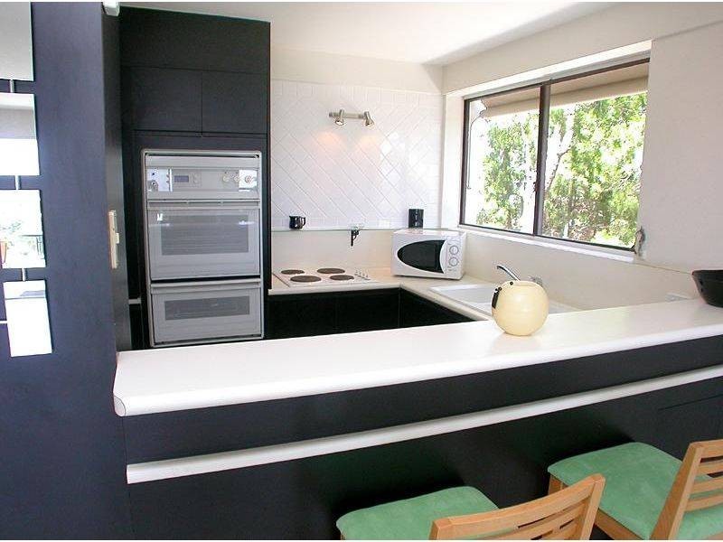 2, 5 Natasha Avenue, Noosa Heads QLD 4567
