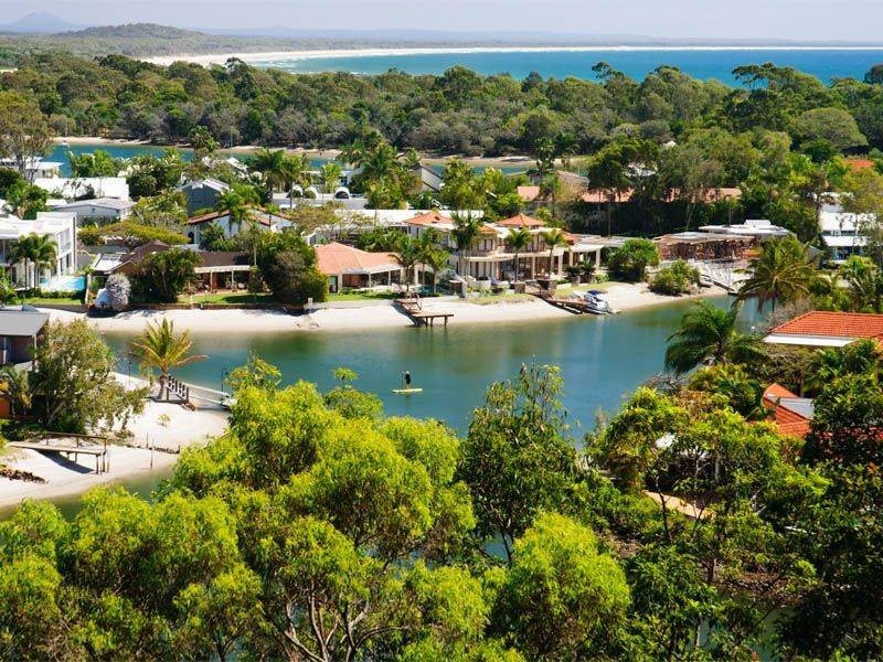 2, 5 Natasha Avenue, Noosa Heads QLD 4567