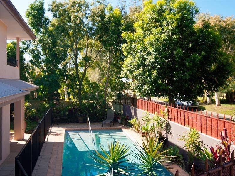 6 Cove Court, Noosaville QLD 4566