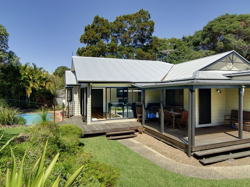 1 Moonare Crescent, Noosa Heads QLD 4567