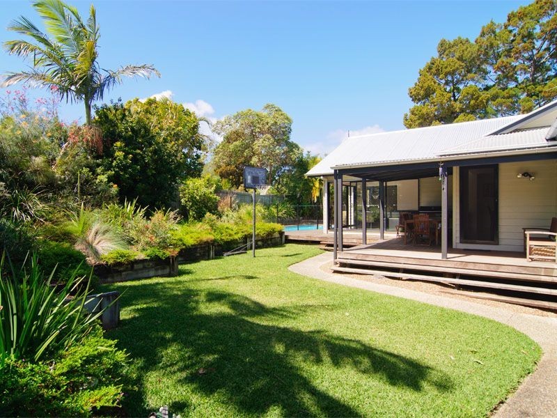 1 Moonare Crescent, Noosa Heads QLD 4567