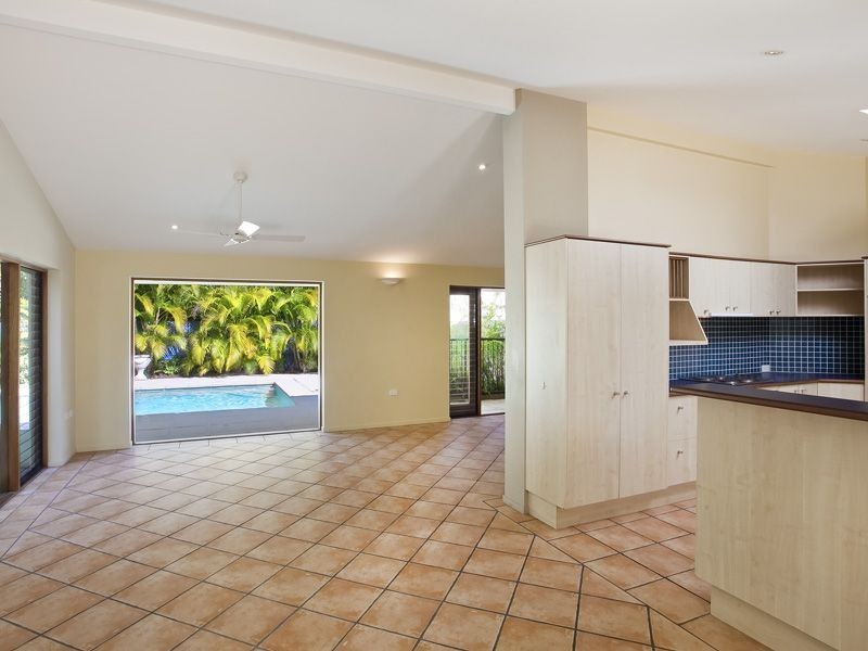 16 Mossman Court, Noosa Heads QLD 4567
