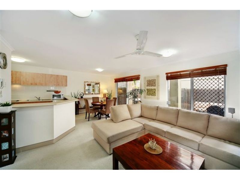 1, 18 Lake Weyba Drive, Noosaville QLD 4566