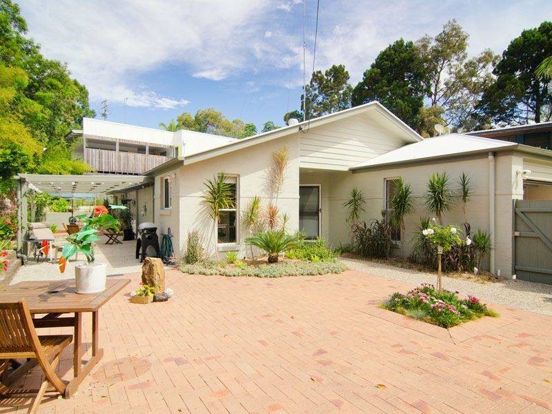 13 Lunar Crescent, Noosa Heads QLD 4567