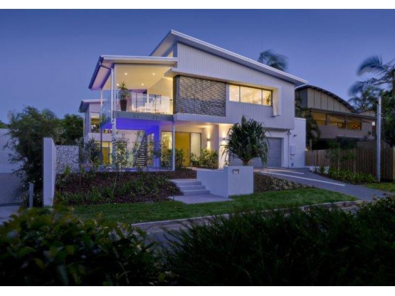 4 Edward Street, Noosaville QLD 4566