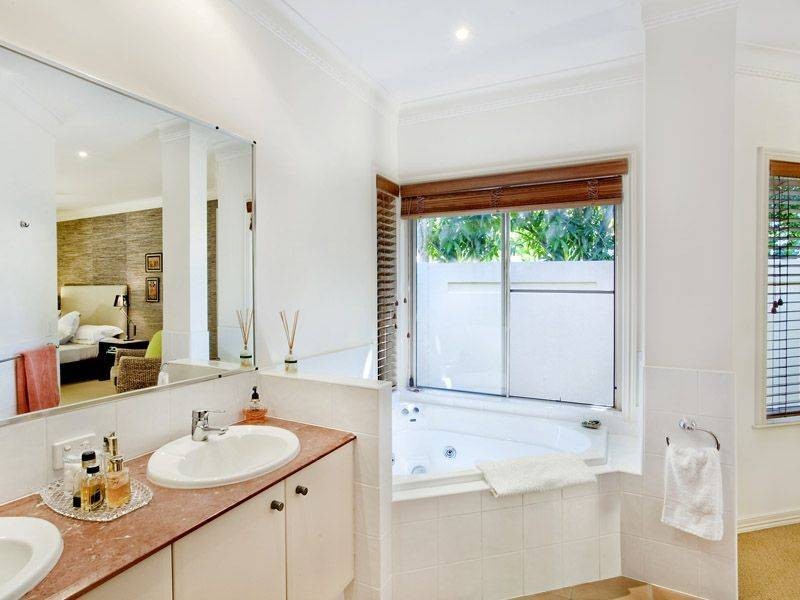 101 The Cascades, 61 Noosa Springs Drive, Noosa Springs QLD 4567