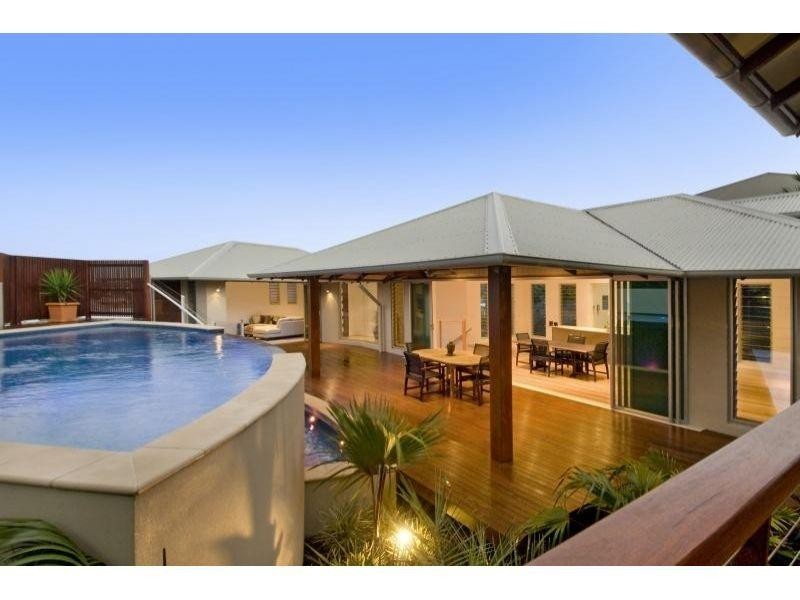 16 Treasure Cove, Noosa Waters QLD 4566