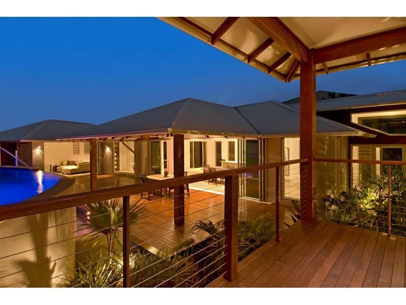 16 Treasure Cove, Noosa Waters QLD 4566